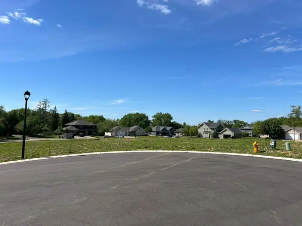 2571 Gold Finch LN, Red Wing, MN 55066