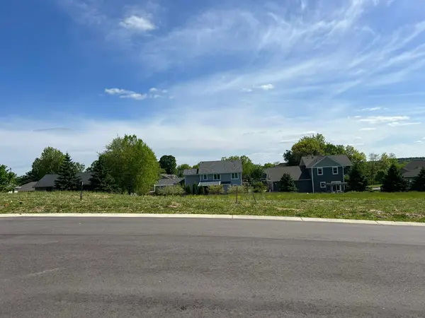 2572 Gold Finch LN, Red Wing, MN 55066