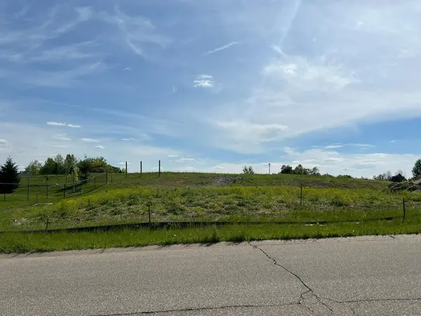 2560 Sunny Meadow LN, Red Wing, MN 55066