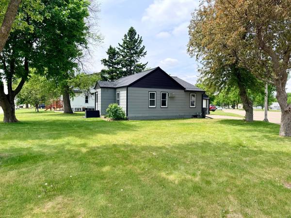 1857 1st AVE, Worthington, MN 56187