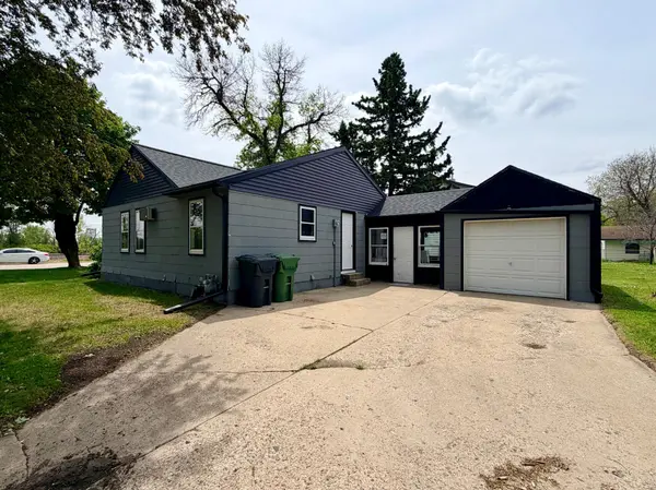 1857 1st AVE, Worthington, MN 56187