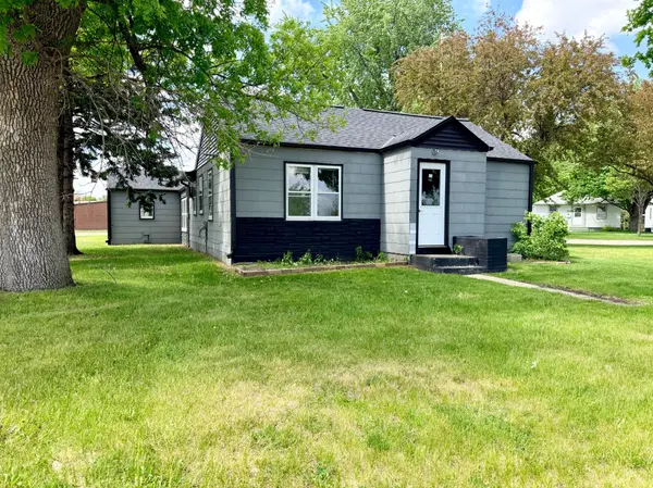 1857 1st AVE, Worthington, MN 56187