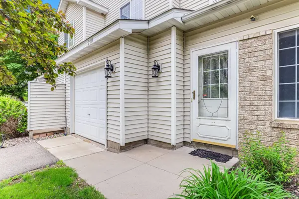 2333 Williams DR, Burnsville, MN 55337
