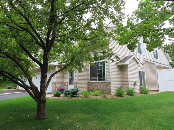 5439 Fawn CT SE, Prior Lake, MN 55372