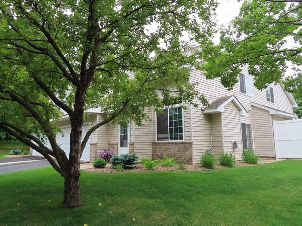 5439 Fawn CT SE, Prior Lake, MN 55372