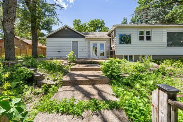 775 Shoreacres DR, Fairmont, MN 56031