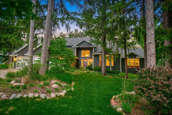 1005 Spruce DR, Hudson, WI 54016