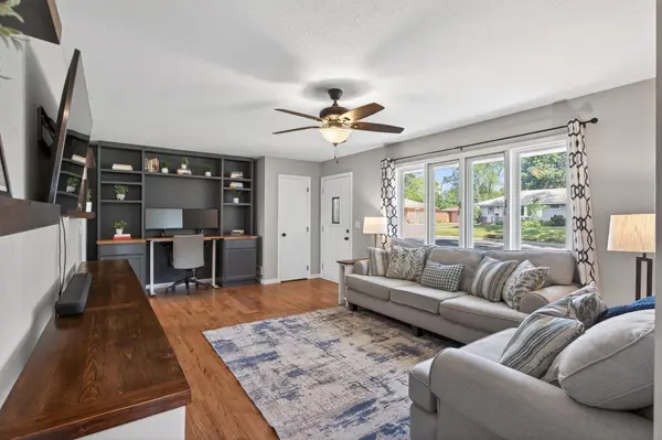121 E 94 1/2 ST, Bloomington, MN 55420