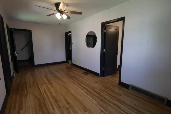 10 E 4th ST, Morris, MN 56267