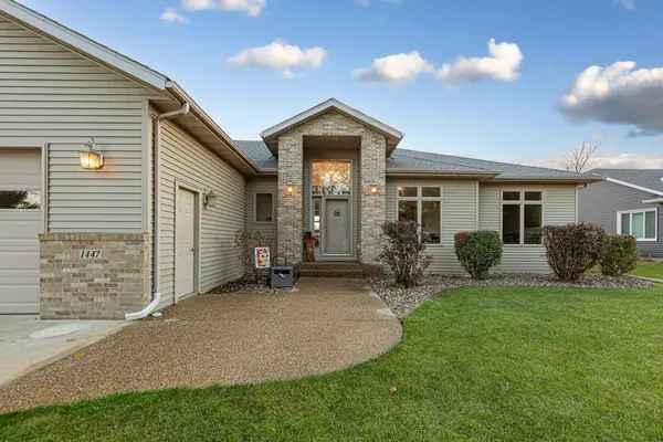 1447 Nottingham DR, Owatonna, MN 55060