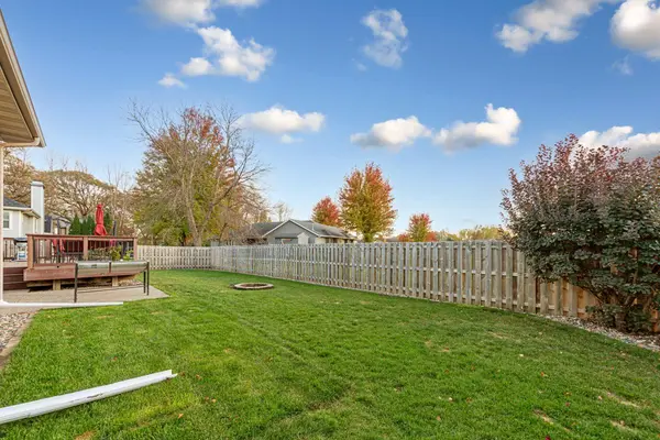 1447 Nottingham DR, Owatonna, MN 55060
