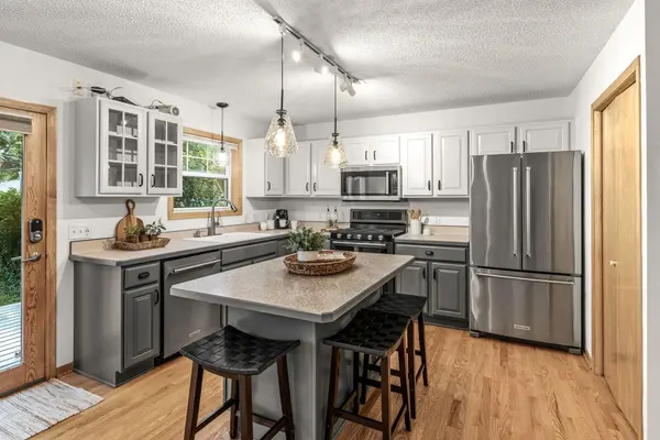 934 Randolph AVE, Saint Paul, MN 55102