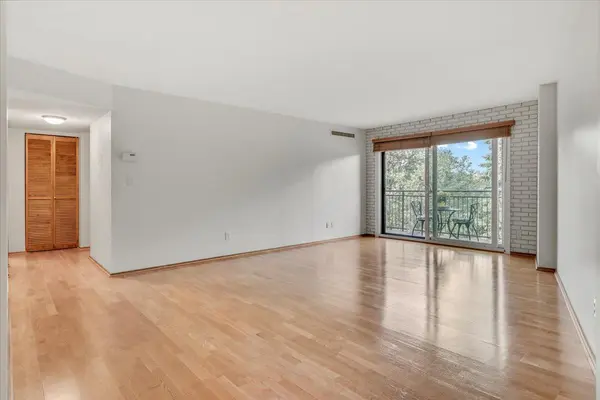 210 W Grant ST #210, Minneapolis, MN 55403