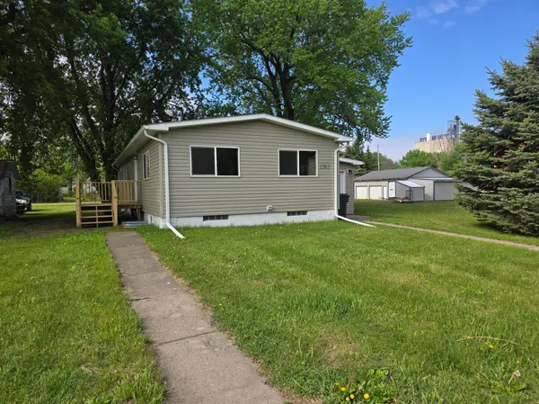 1561 Broadway ST, Bigelow, MN 56117