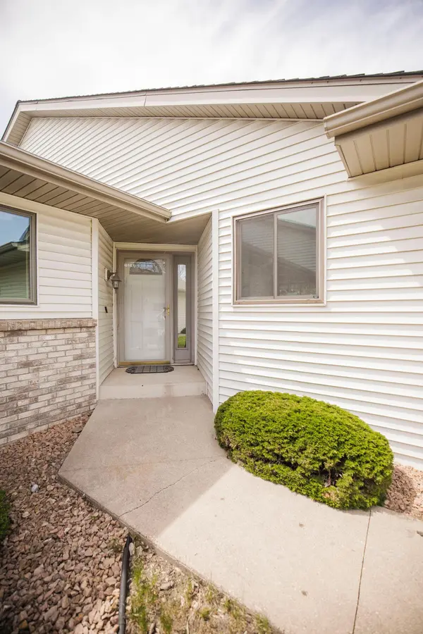 2 Line DR, Morris, MN 56267