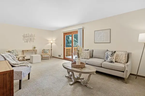3405 Highland DR, Burnsville, MN 55337