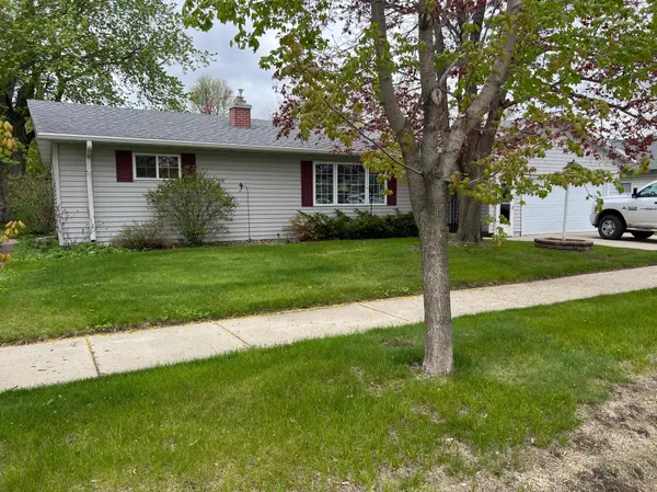 407 1st ST SW, Wadena, MN 56482