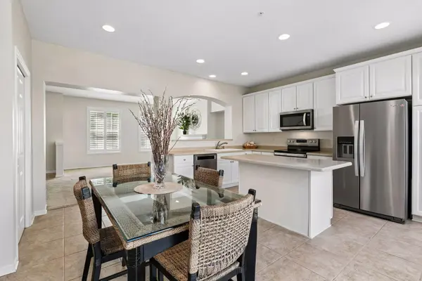 11259 Preswick BLVD, Eden Prairie, MN 55344