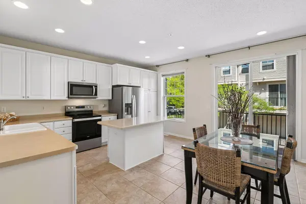 11259 Preswick BLVD, Eden Prairie, MN 55344