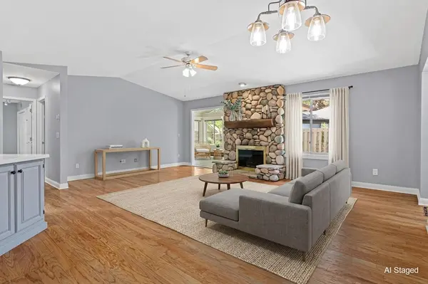 1860 Juneau LN N, Plymouth, MN 55447