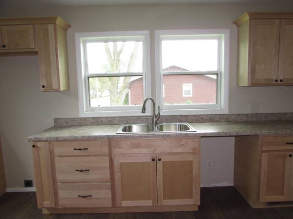 402 W Main ST, Ceylon, MN 56121