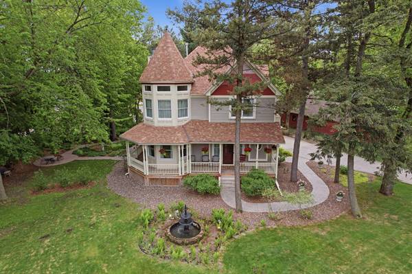 2940 Labore RD, Little Canada, MN 55109