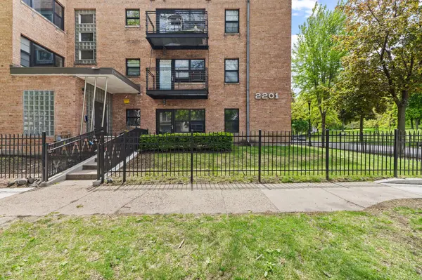 2201 3rd AVE S #302, Minneapolis, MN 55404