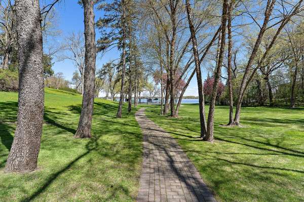17950 Breezy Point RD, Woodland, MN 55391