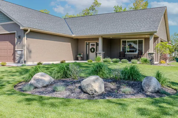 4704 381st TRL, North Branch, MN 55056