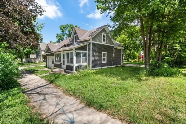 915 3rd AVE NW, Faribault, MN 55021