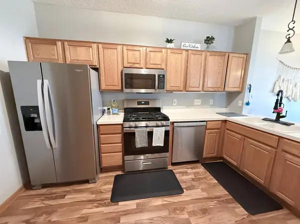 9467 Golden Eagle LN, Monticello, MN 55362