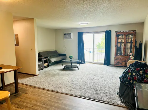 7675 142nd ST W #215, Apple Valley, MN 55124