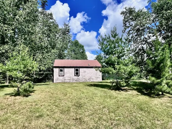 8931 Palm Road, Britt, MN 55710