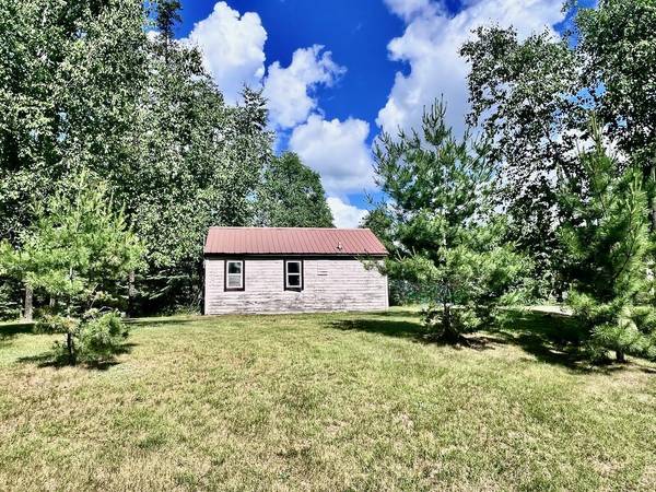 8931 Palm Road, Britt, MN 55710