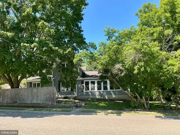 704 Mulberry ST W, Stillwater, MN 55082