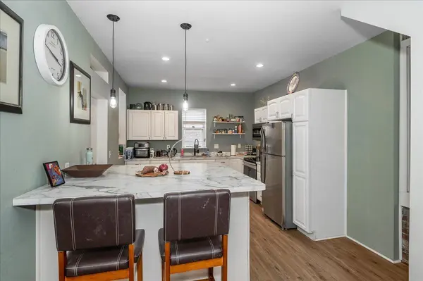 830 E 2nd ST, Duluth, MN 55805