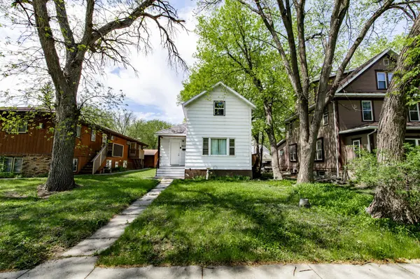 601 10th ST S, Fargo, ND 58103