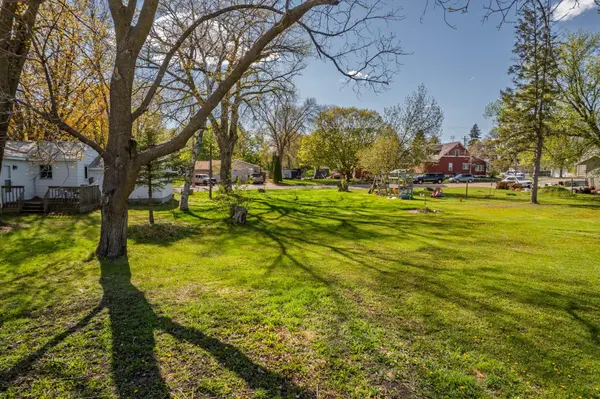 507 E 2nd AVE, Osakis, MN 56360