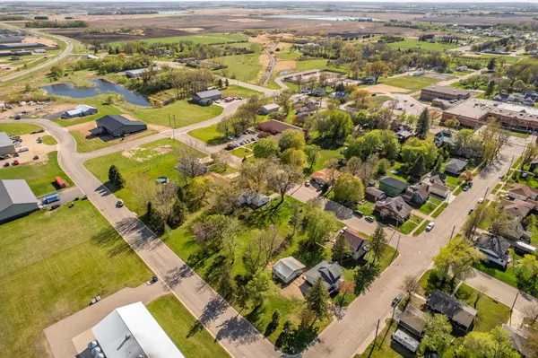 507 E 2nd AVE, Osakis, MN 56360