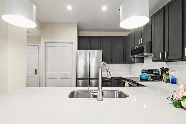645 N 1st ST #300, Minneapolis, MN 55401