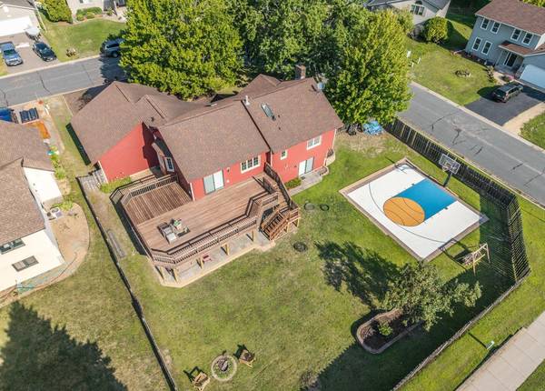 1500 Lakeview Curve, Eagan, MN 55122