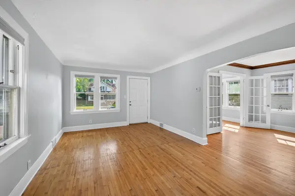 967 Rose AVE E, Saint Paul, MN 55106