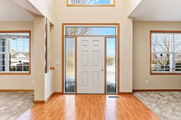 2888 Eagle Valley DR, Woodbury, MN 55129