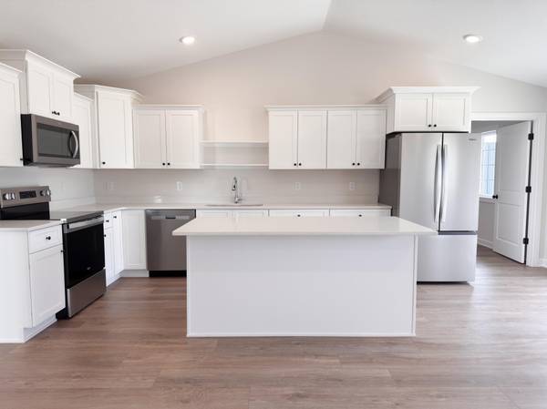 716 South Division ST, Roberts, WI 54023