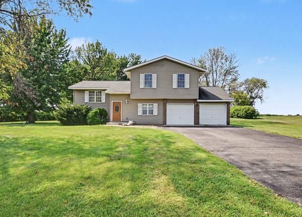 932 Hillside AVE SW, New Prague, MN 56071