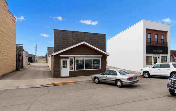 111 WABASHA AVE NE, Warroad, MN 56763