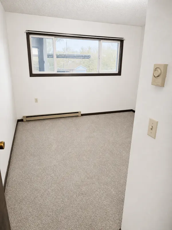 808 Hills AVE #S207, Jackson, MN 56143