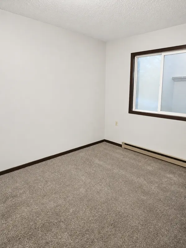 808 Hills AVE #S207, Jackson, MN 56143