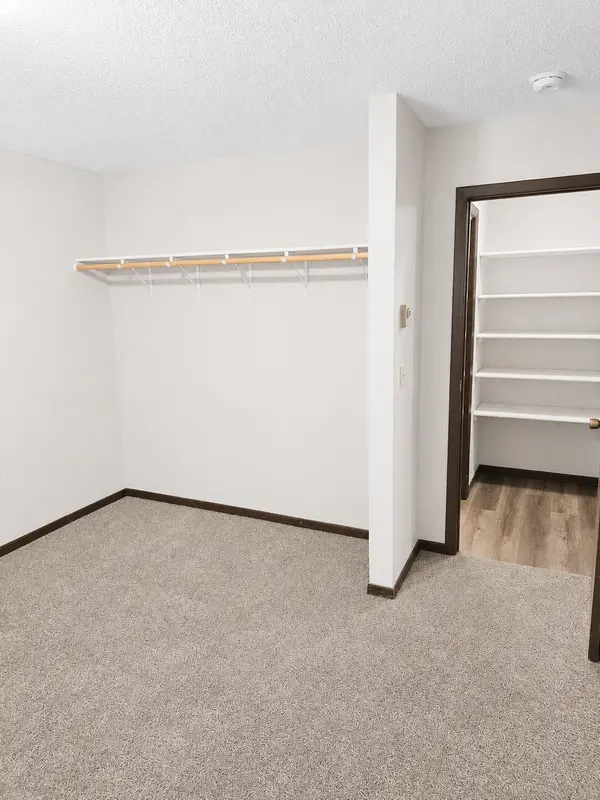 808 Hills AVE #S207, Jackson, MN 56143