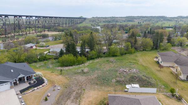 554 Legacy LN, Valley City, ND 58072
